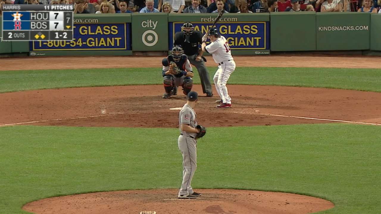 Harris' big outs help elevate Astros over Red Sox