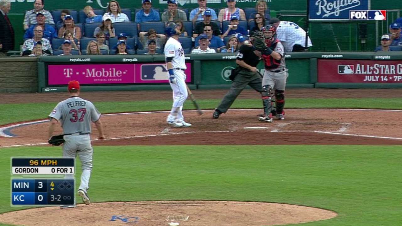 Pelfrey rings up Gordon