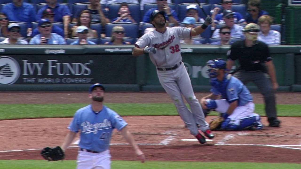 Hicks' solo homer