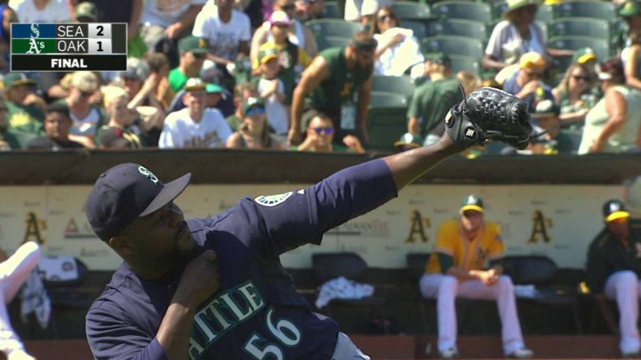 Cubs acquire Rodney in deal with Mariners