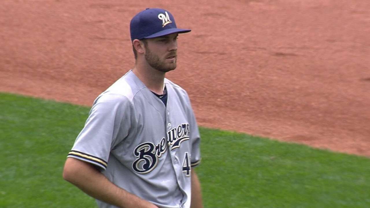 Brewers win 8th straight, sweep Reds
