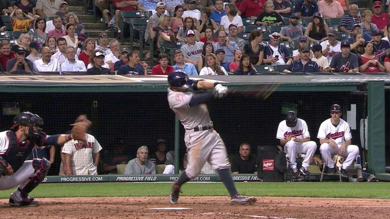 Altuve's RBI double
