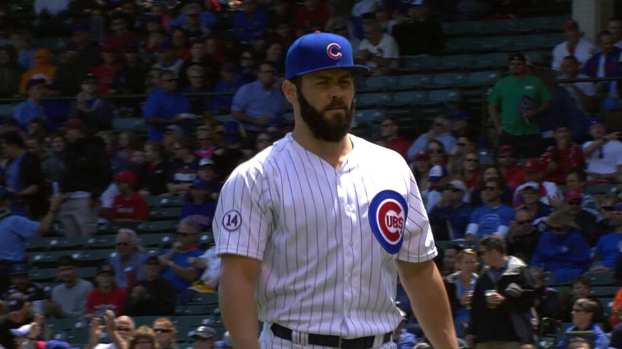 Cubs tack on late in Game 1 to reward Arrieta