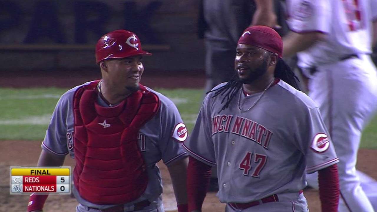 Cueto poncha a 11 y pinta de blanco a Nacionales