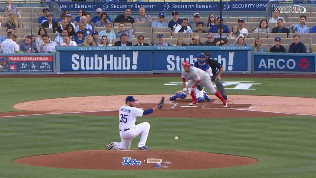Galvis' RBI infield single