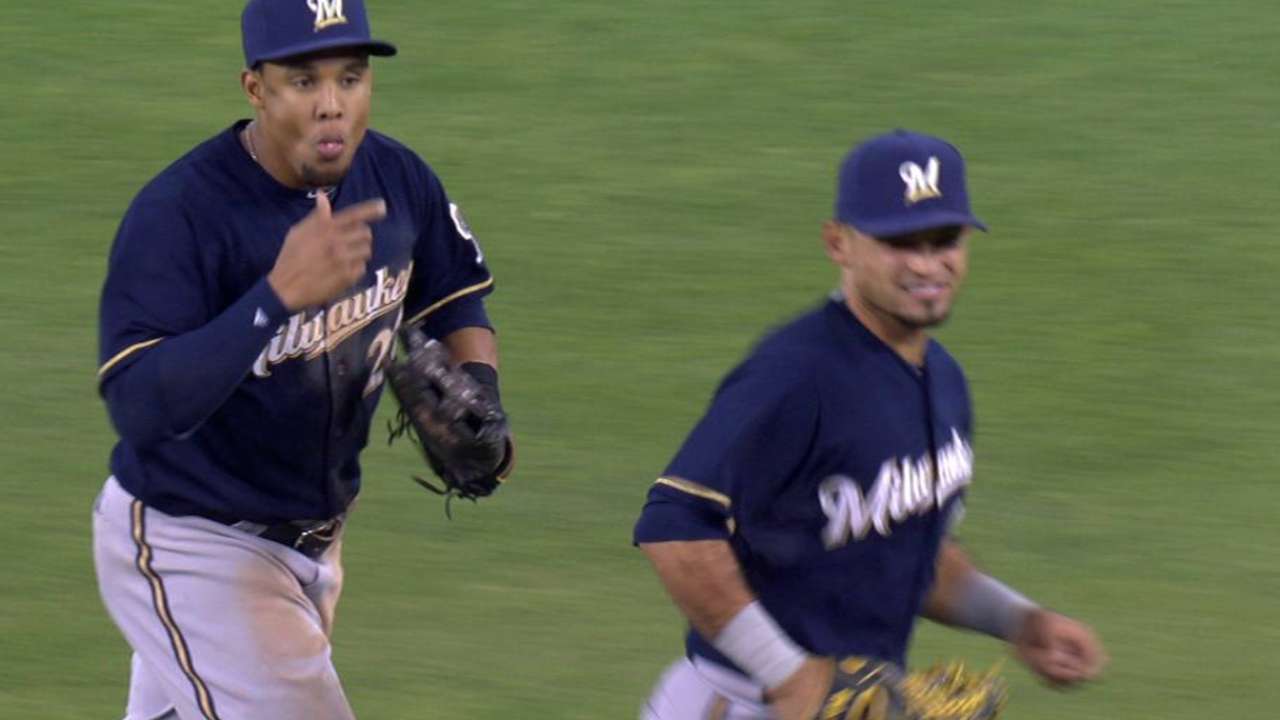 Carlos Gomez starts gum war with Yasiel Puig