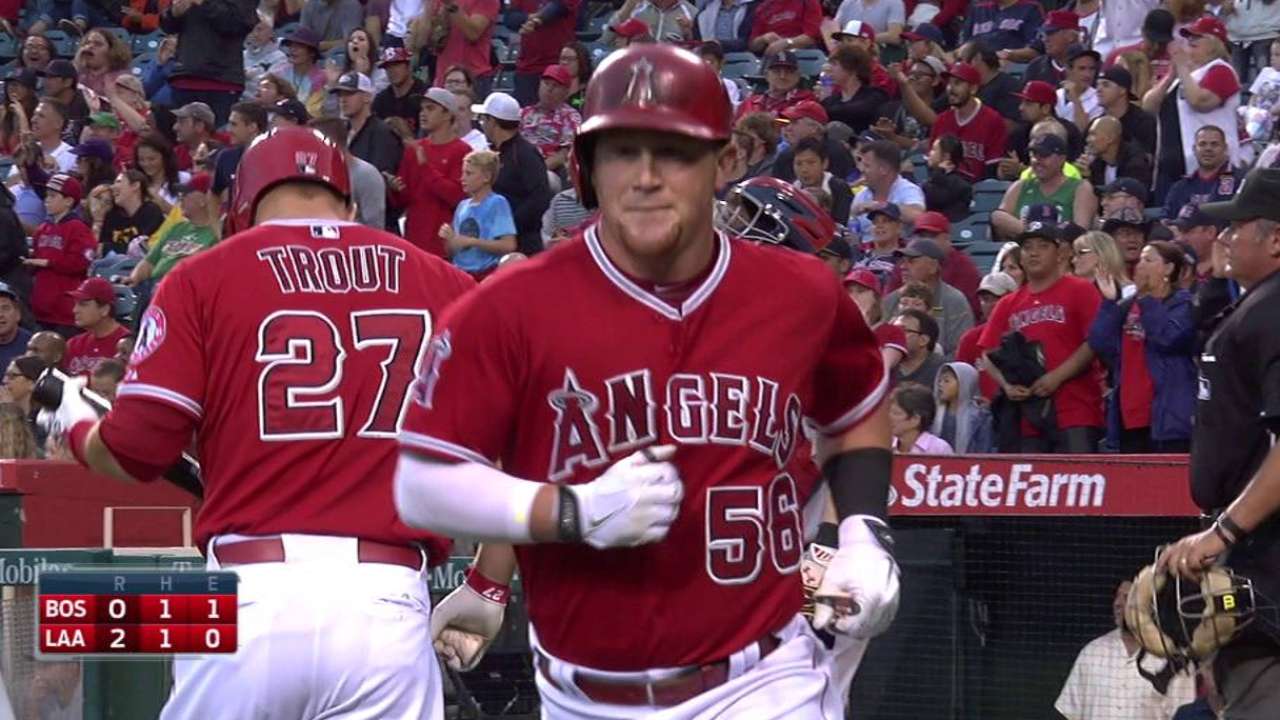 Richards, Angelinos silenciaron los bates de Boston
