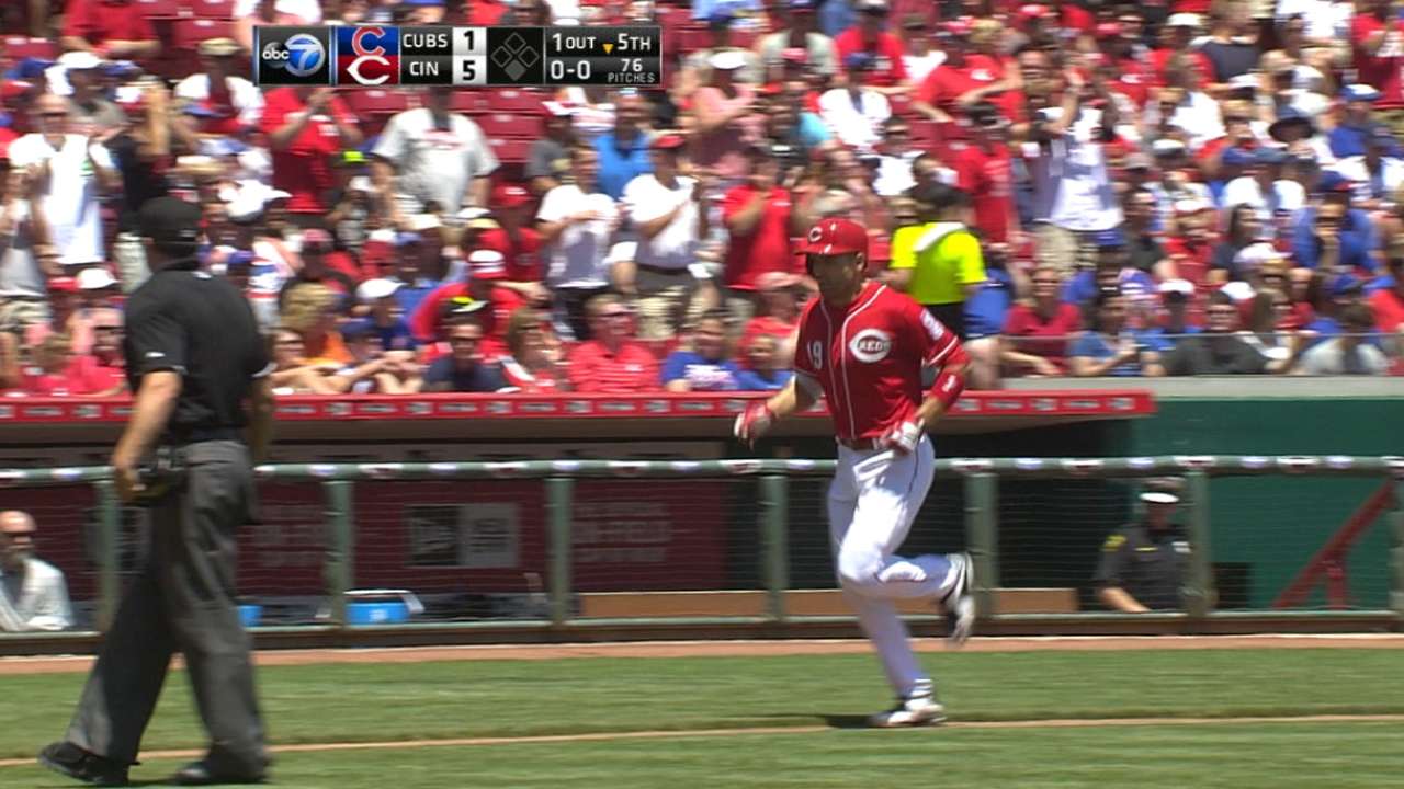 Votto's solo homer