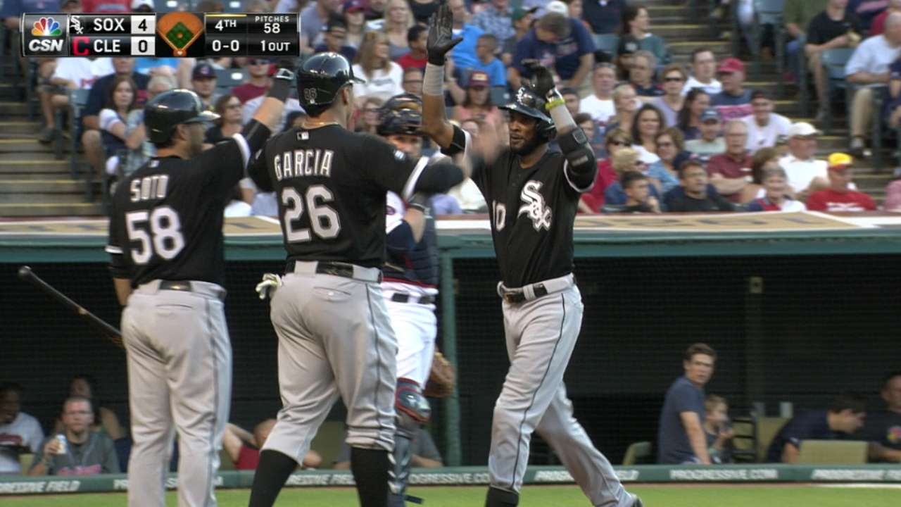 White Sox crack four homers to rout Tribe