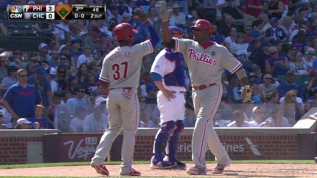 Howard's three-run homer