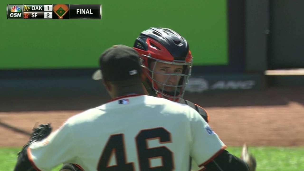 Casilla earns the save