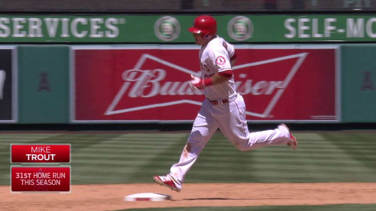 Mike Trout hits grand slam into fishing net