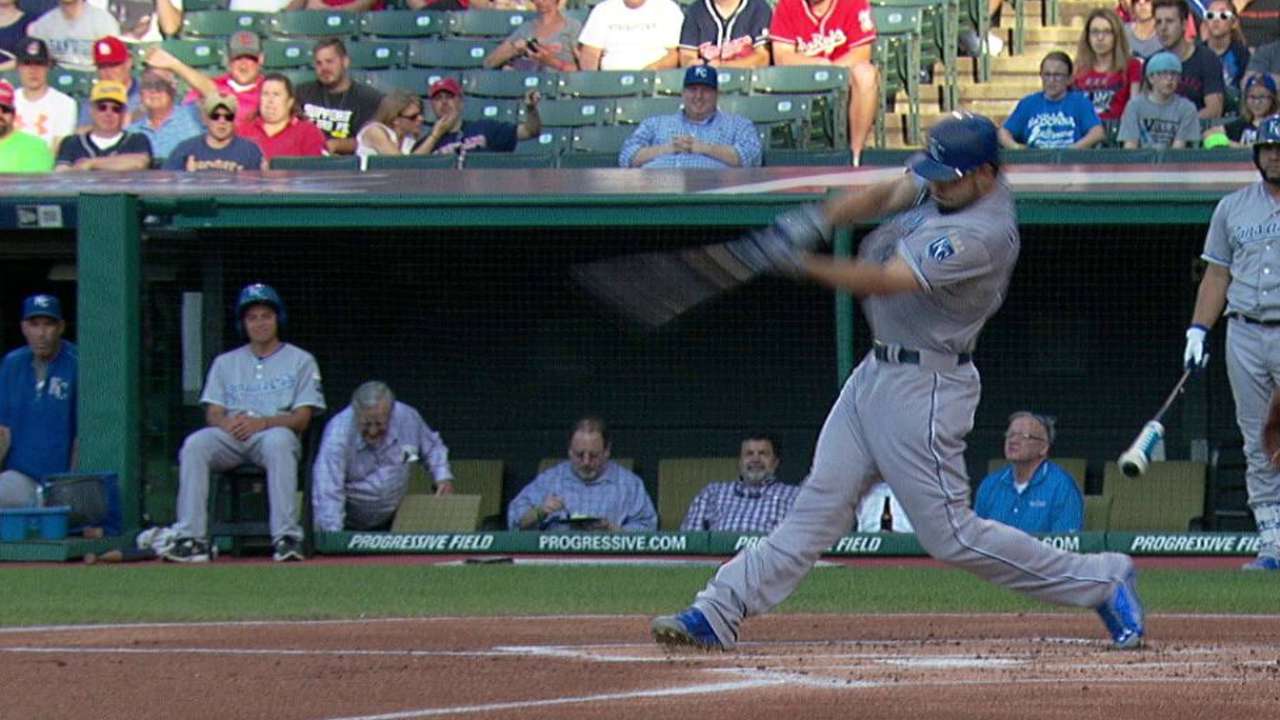 Hosmer, Royals gain from aggressive swings