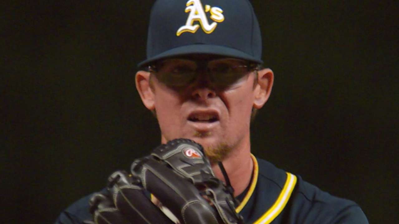 Mets acquire Clippard from A's