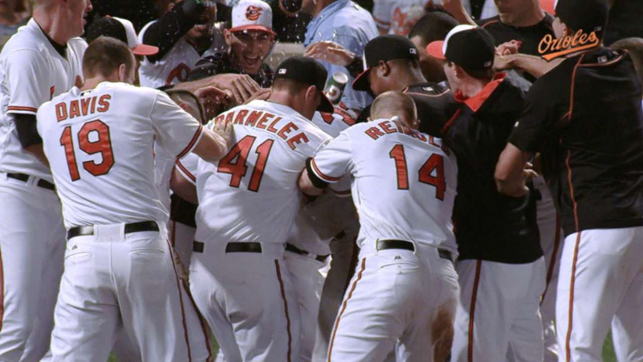 Wieters walks off with Markakis' homecoming crown