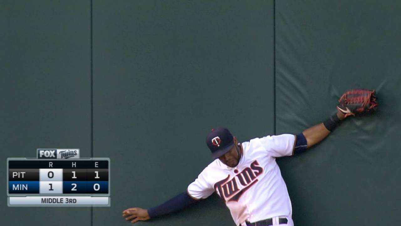 Hicks' leaping catch