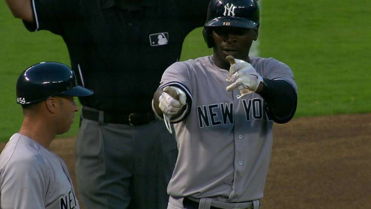 Gregorius' bases-clearing triple