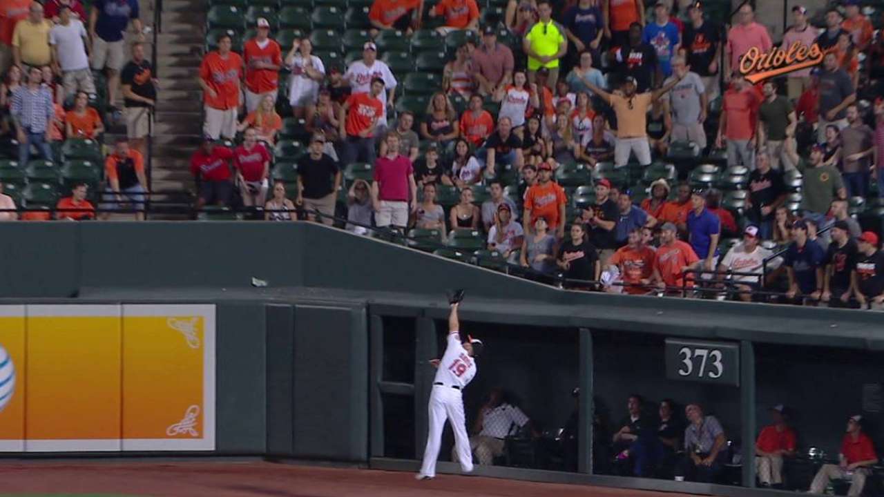 Davis' leaping catch
