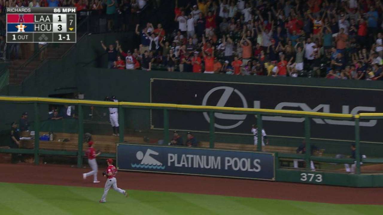 Singleton's solo blast