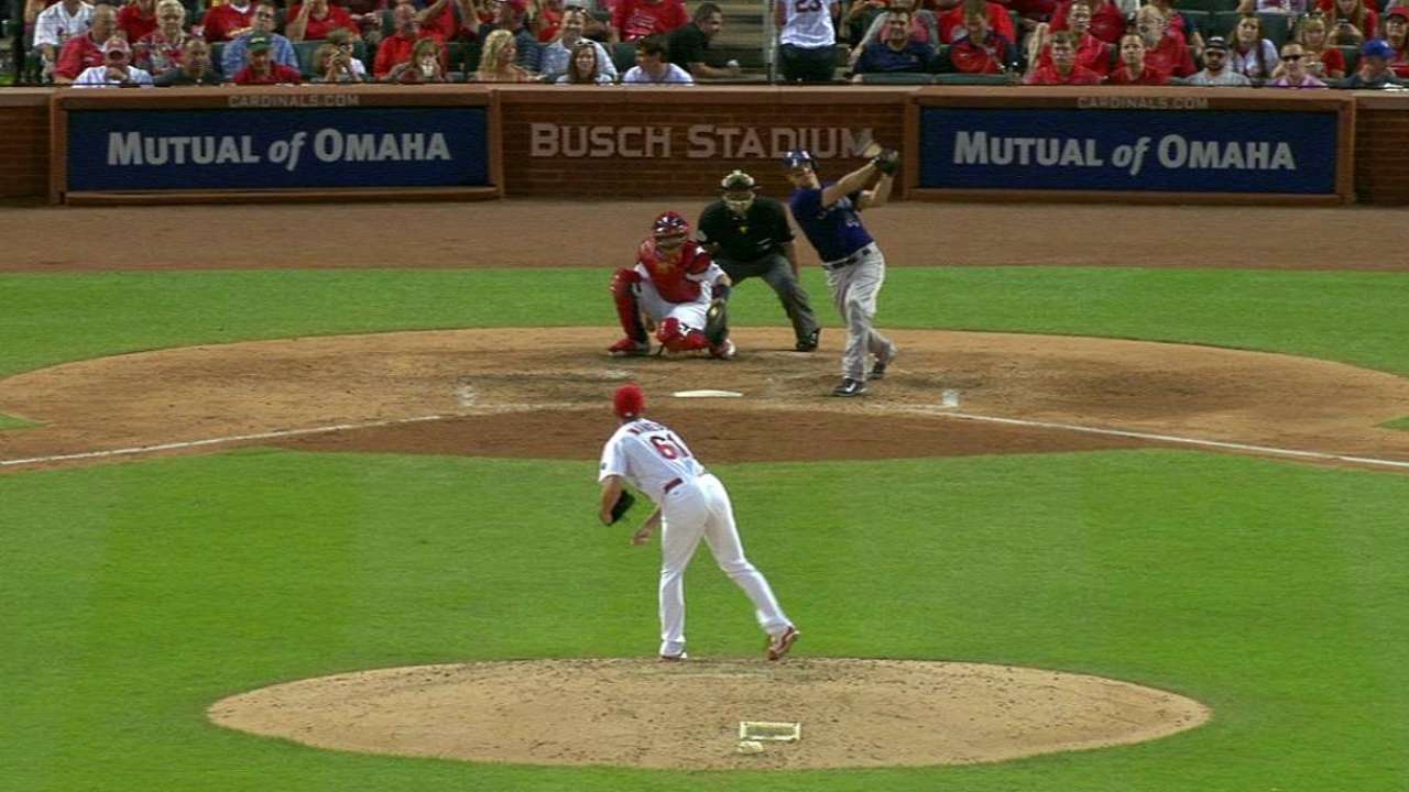 Hundley's game-tying solo homer
