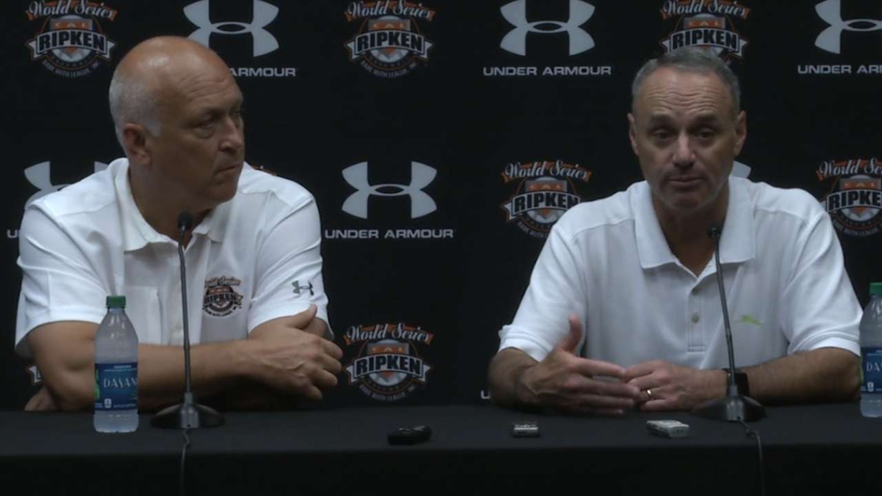 Manfred, Ripken share goals for youth outreach