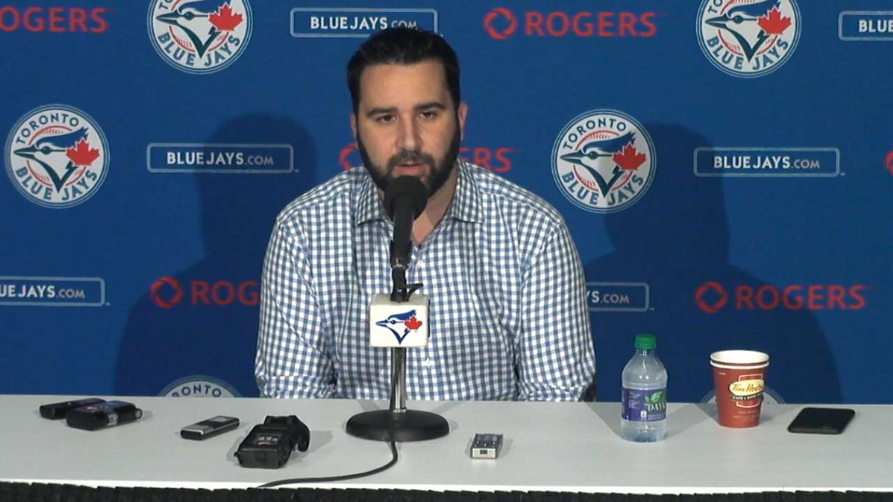 Busy Blue Jays add speedy outfielder Revere