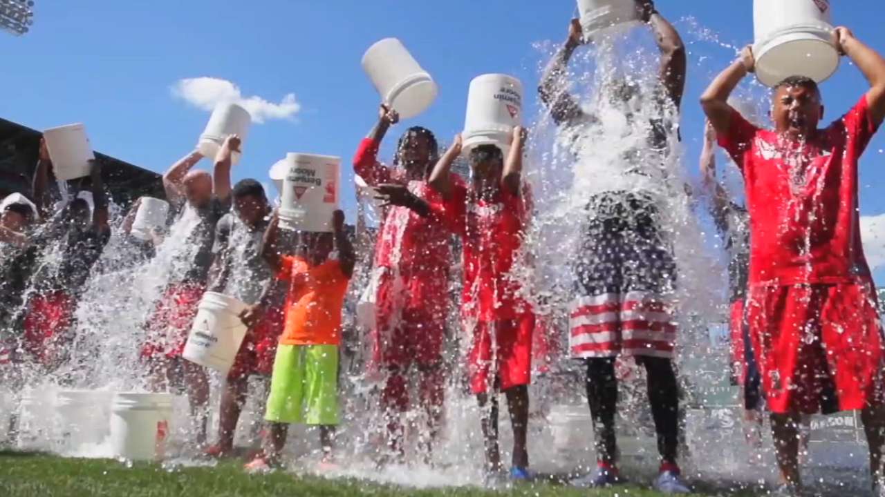 Frates, Sox begin Ice Bucket Challenge anew