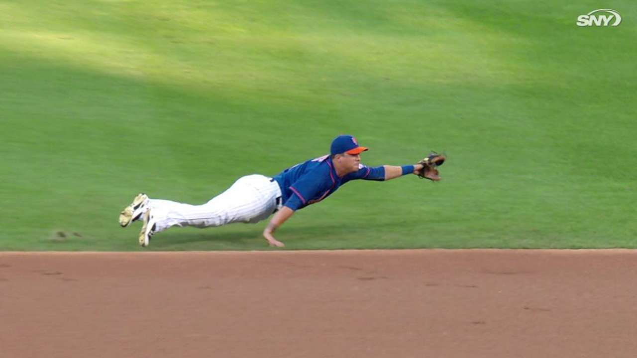 Flores' diving stop