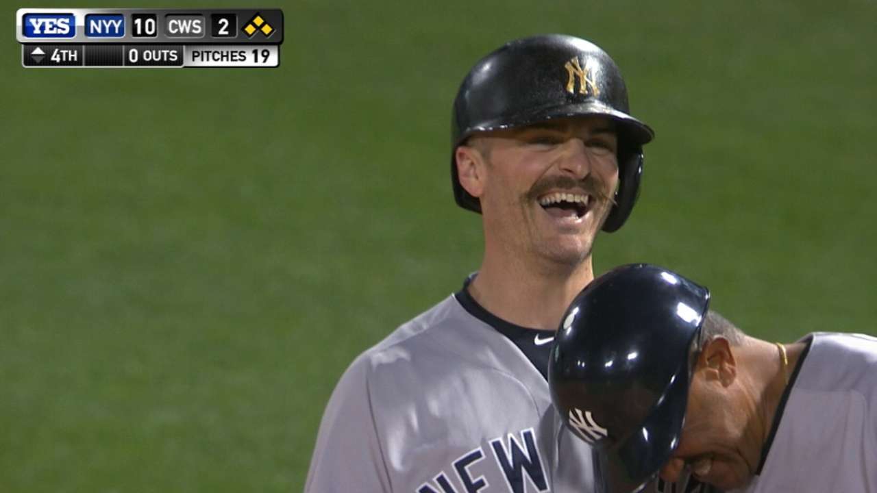 Yankees pile on in 4th