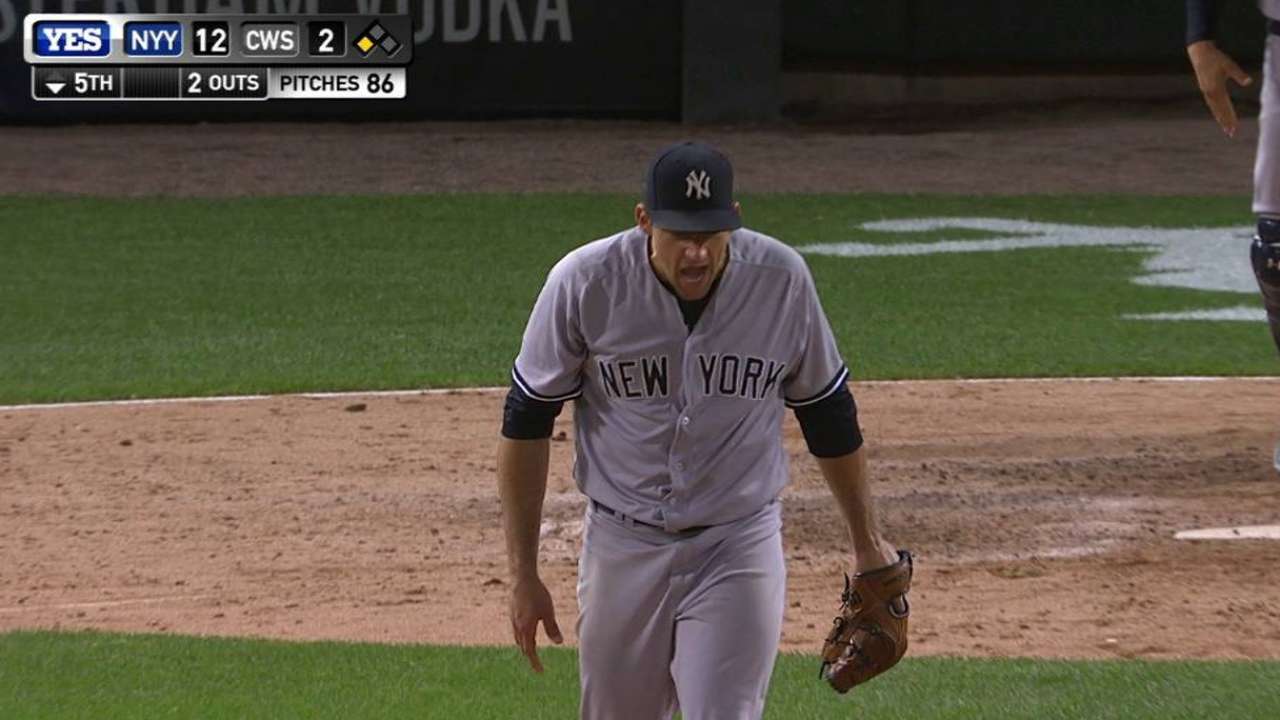 Eovaldi fans Saladino