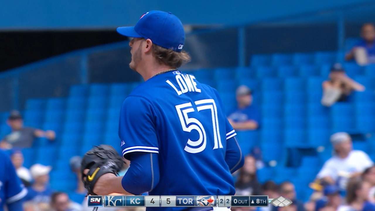 Lowe makes Blue Jays debut