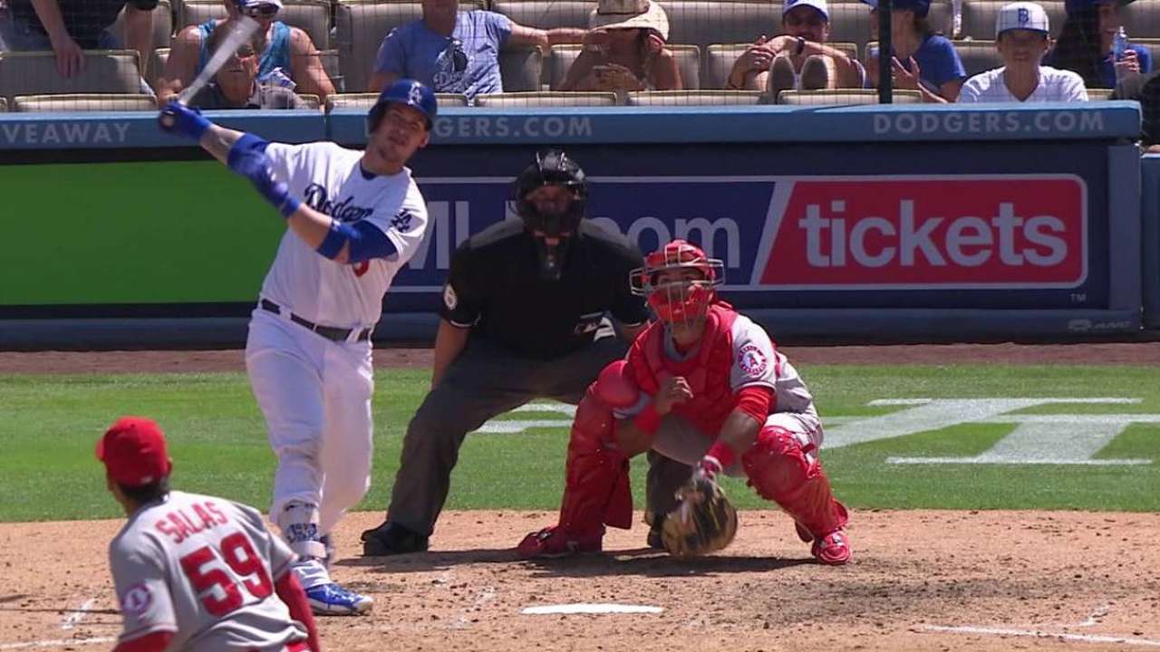 Grandal's two-run shot