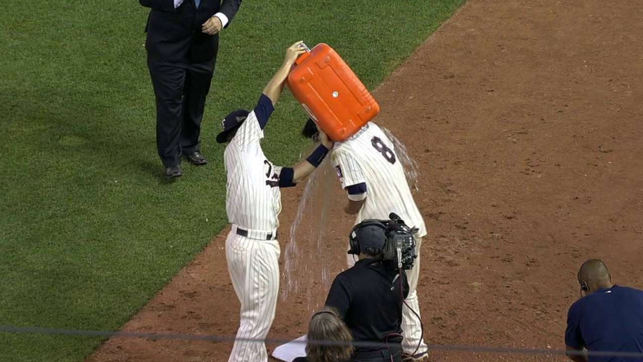 Suzuki on walk-off, gets soaked