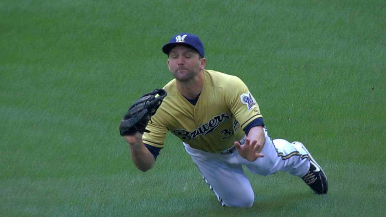 Peterson's diving catch