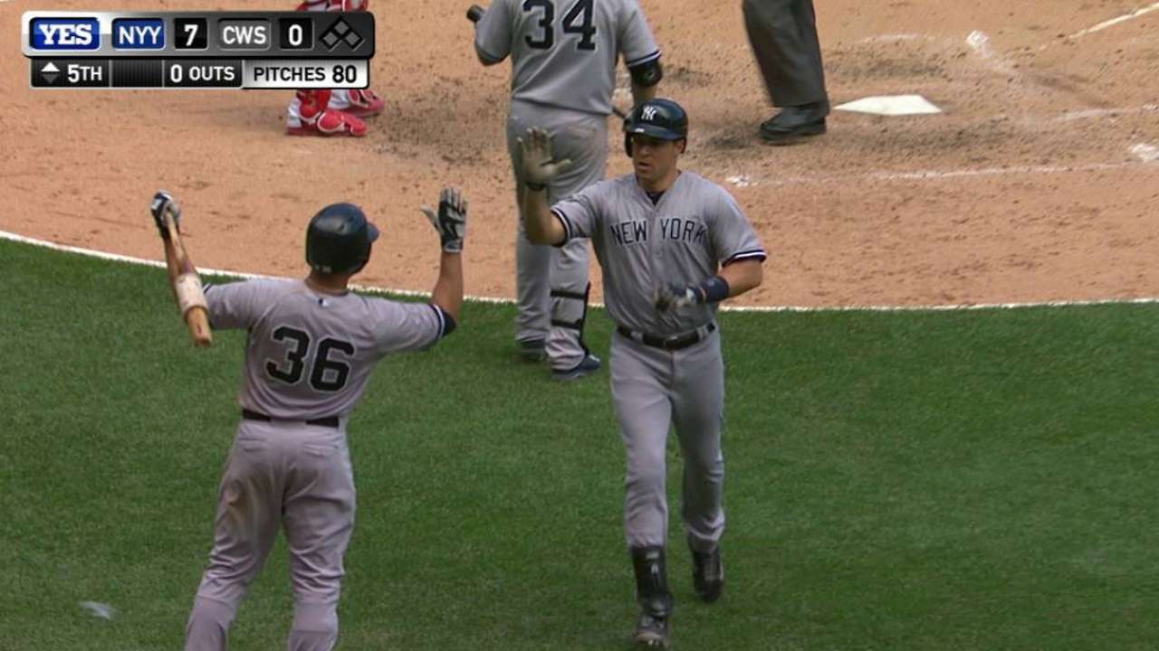 Teixeira's solo homer