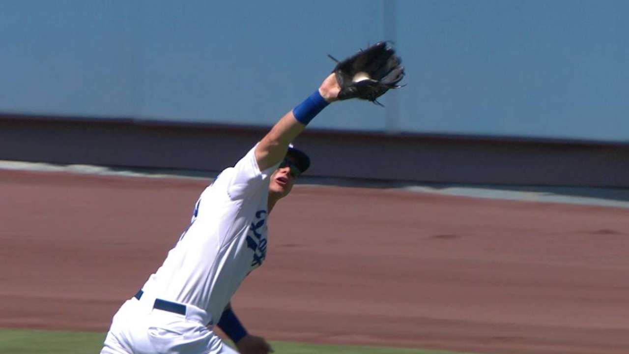 Dodgers sticking with Pederson despite slump