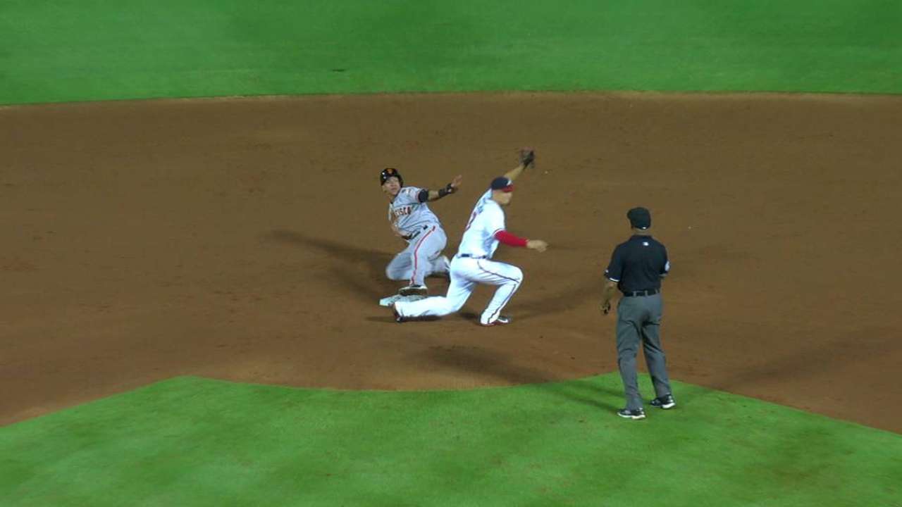 Pierzynski throws out Adrianza