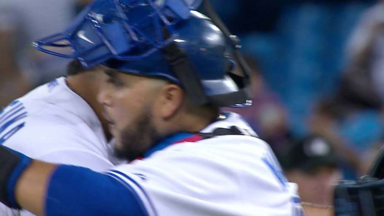 Donaldson, Tulo jonronearon en victoria de Azulejos sobre Twins