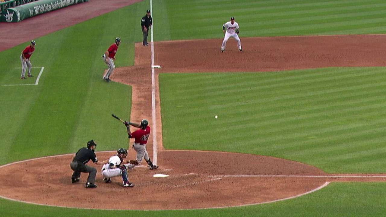 Hunter rallies teammates, wins game with HR
