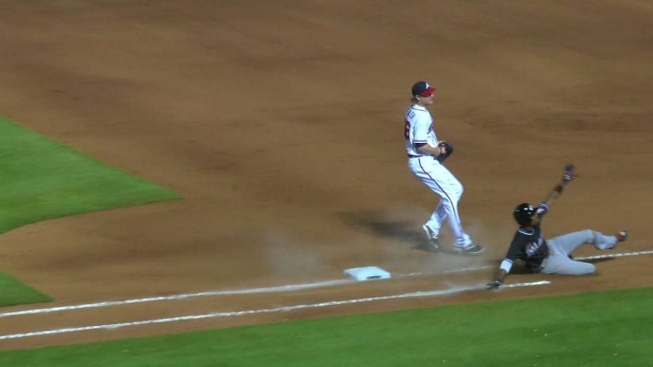 Gordon's go-ahead infield hit