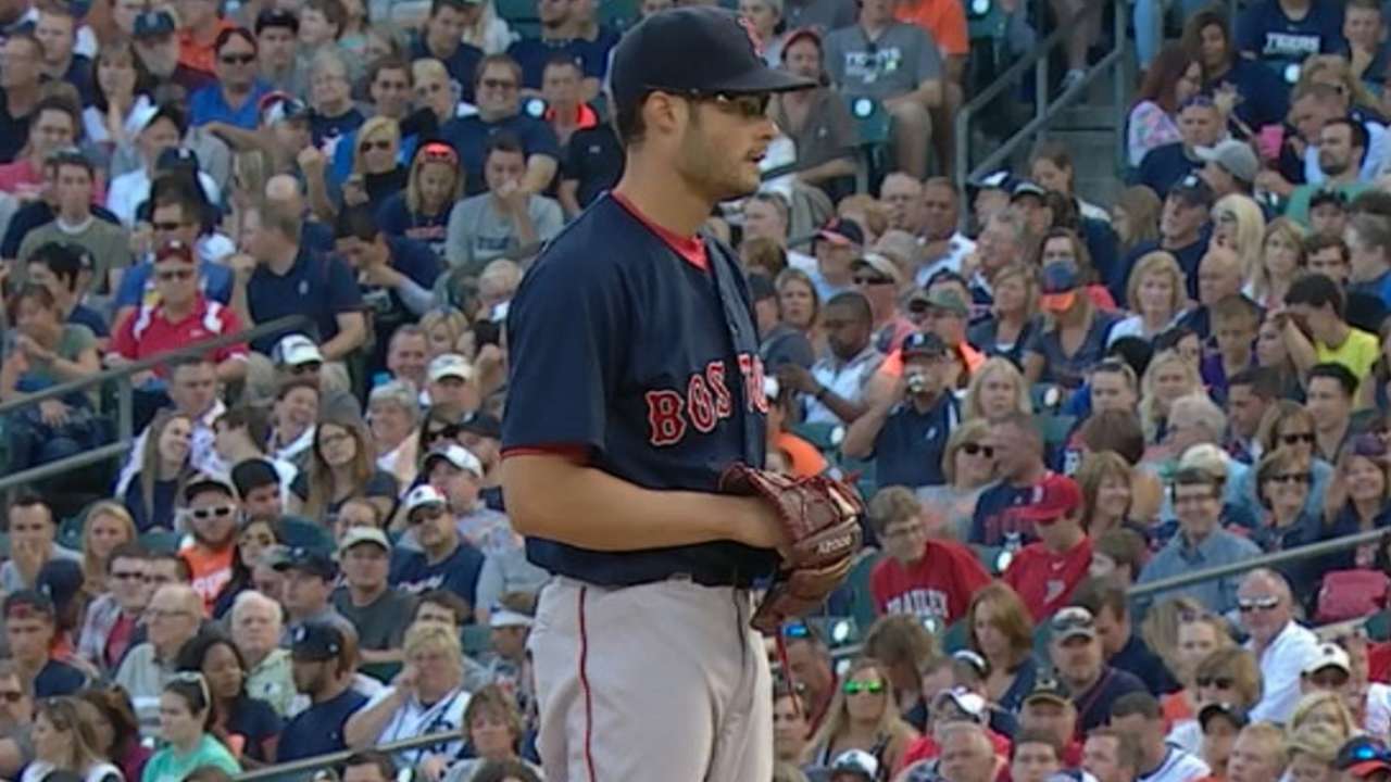 Kelly earns much-needed win against Tigers