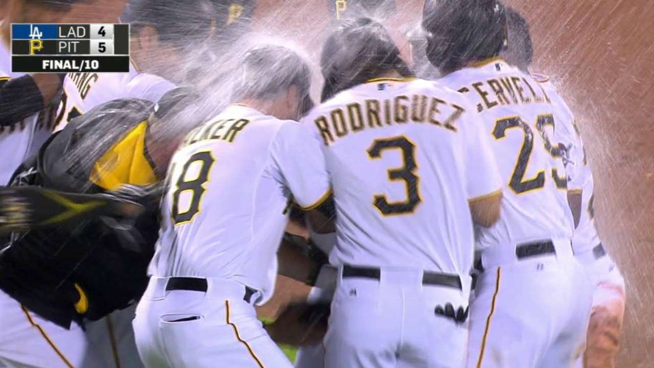 Alvarez's walk-off single