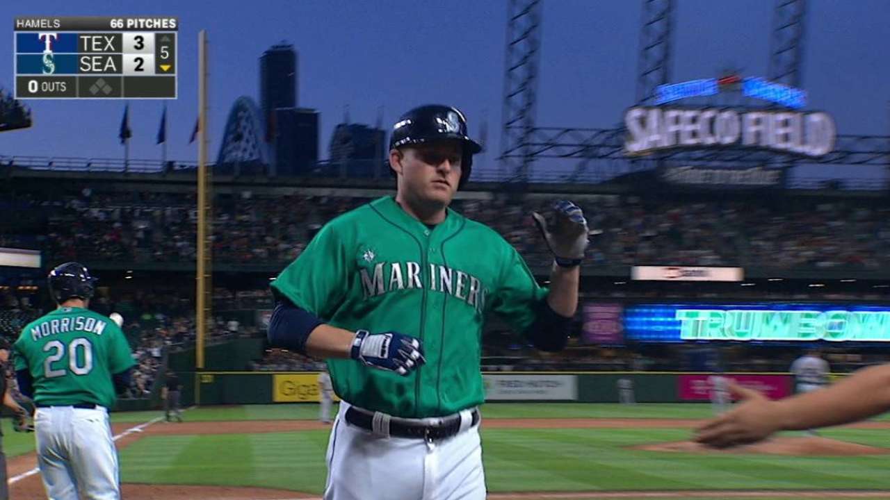 Trumbo's solo homer
