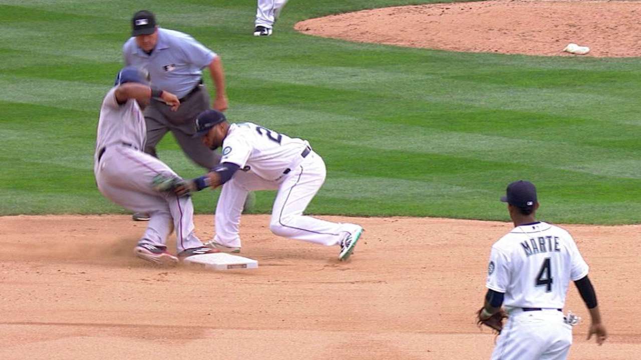 Miller nabs DeShields at second