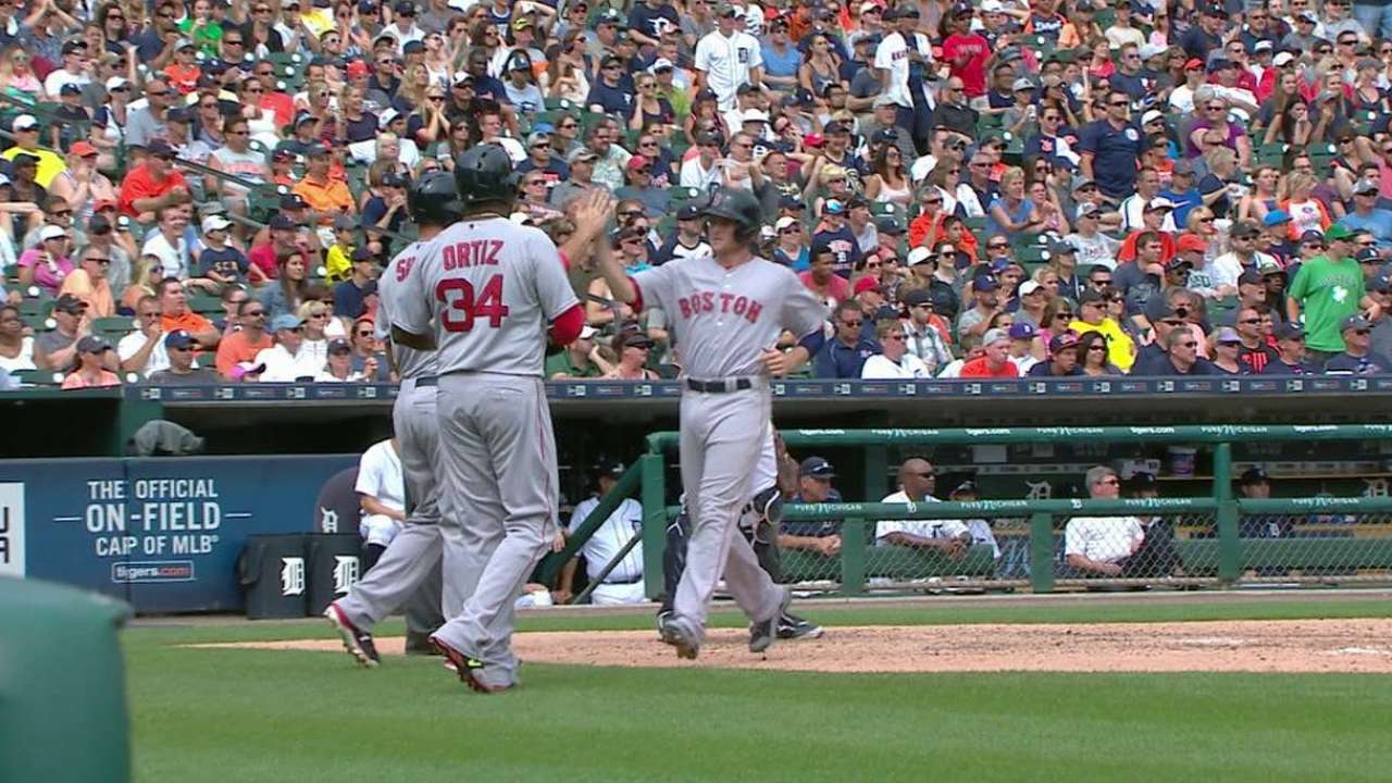Gran tarde de Bradley impulsó a Medias Rojas sobre Tigres