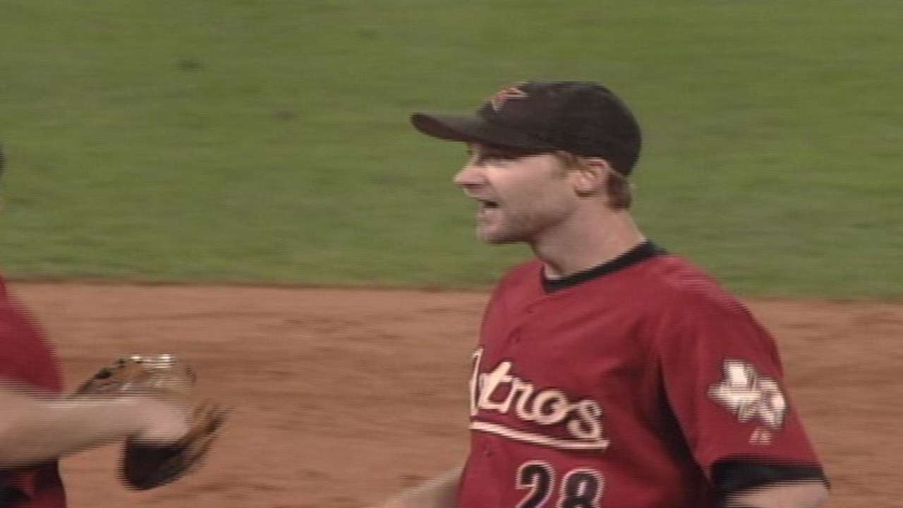 Astros win Game 4