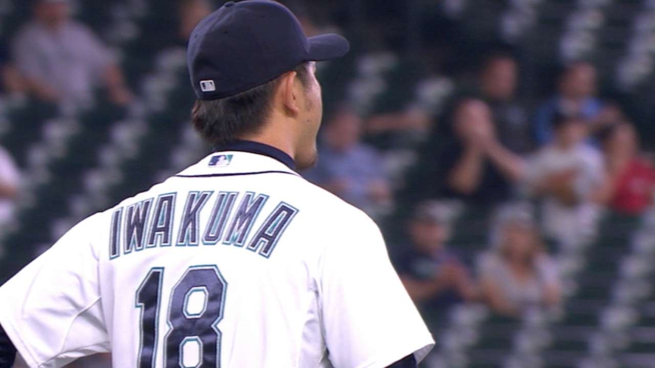 Hisashi Iwakuma le lanza un sin hit ni carrera a Baltimore