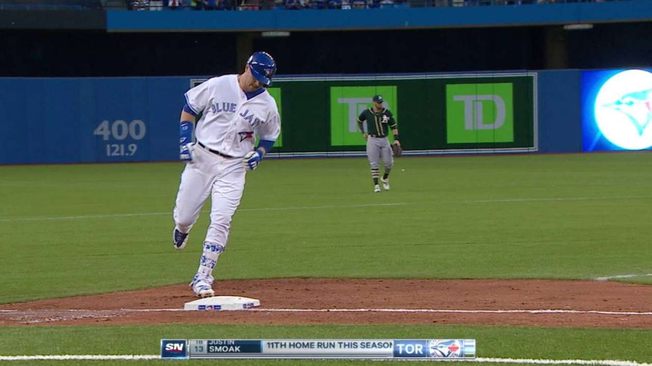 Smoak's three-run homer