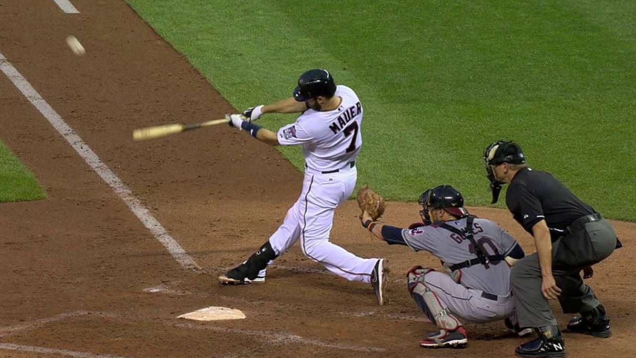 Mauer's solo homer