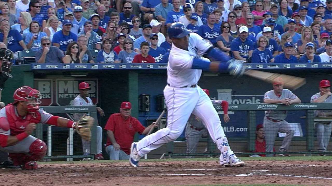 Things don't go Shoemaker's way in rough inning